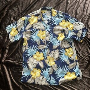 XXL Classic Hawaiian Floral shirt